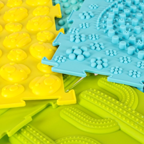 Mata Sensoryczna Puzzle Montessori 8 Elementów zbliżenie na wypuski elementów Mata Sensoryczna Puzzle Montessori 8 Elementów zbliżenie na wypuski elementów