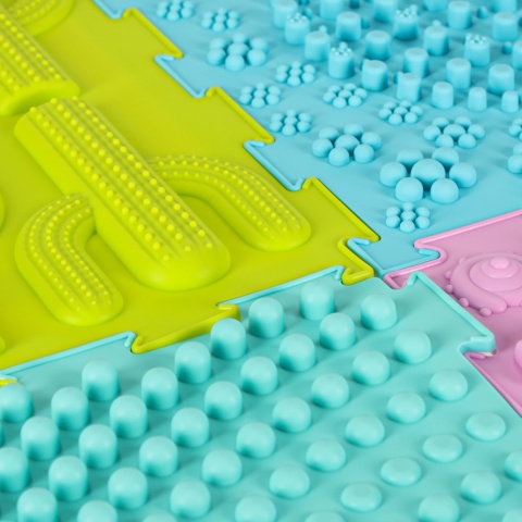 Mata Sensoryczna Puzzle Montessori 8 Elementów zbliżenie na połączenie czterech elementów pod kątem Mata Sensoryczna Puzzle Montessori 8 Elementów zbliżenie na połączenie czterech elementów pod kątem