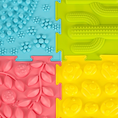 Mata Sensoryczna Puzzle Montessori 8 Elementów zbliżenie na połączenie czterech elementów widok z góry Mata Sensoryczna Puzzle Montessori 8 Elementów zbliżenie na połączenie czterech elementów widok z góry